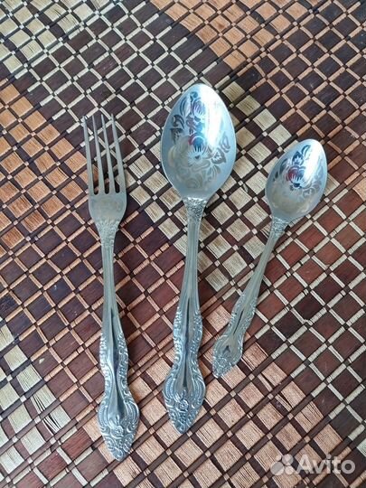Столовые приборы 