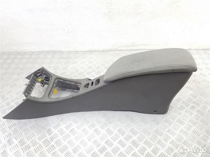 Подлокотник Renault Laguna