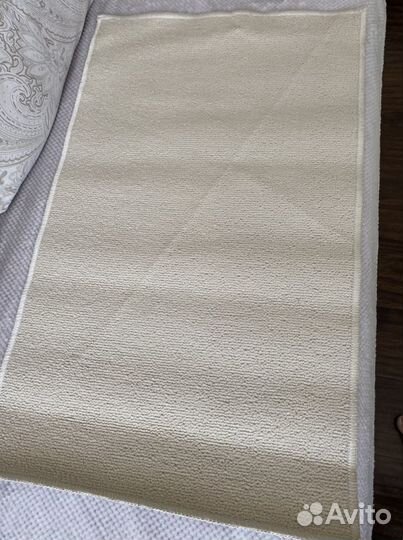 Коврик в ванную новый