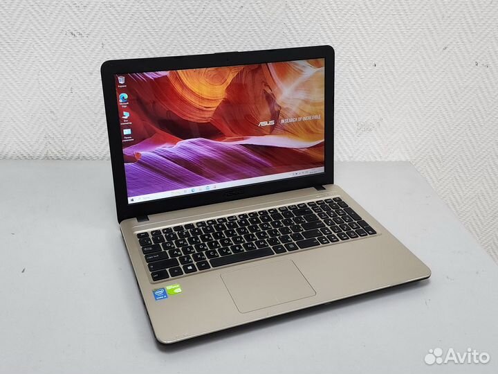 Ноутбук Asus i3 5005U/8Gb/1Tb/GeForce 920M/15.6
