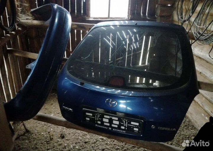 Toyota corolla Е110. Крышка багажника