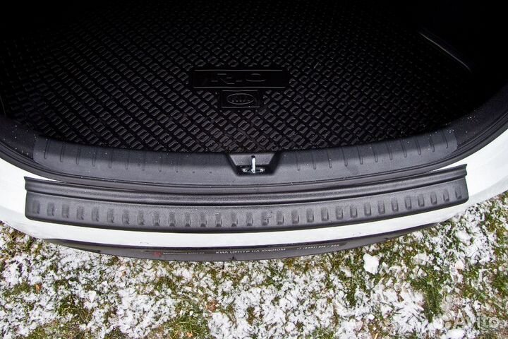 Накладка на задний бампер Киа Рио IV