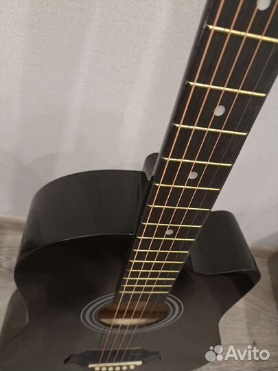 Акустическая гитара