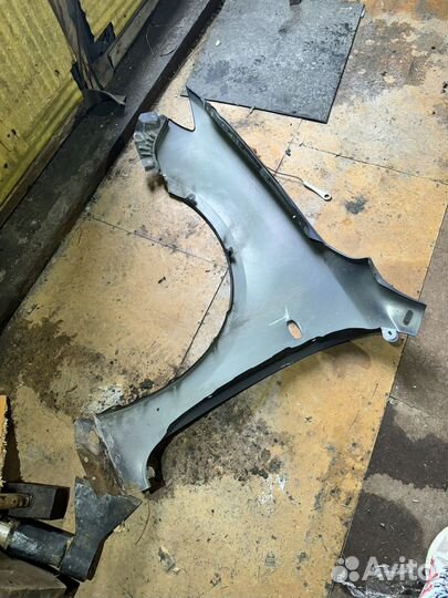 Правое переднее крыло mazda 3 bk 2008