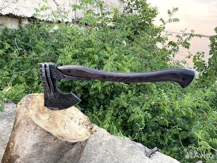 Топор кованый