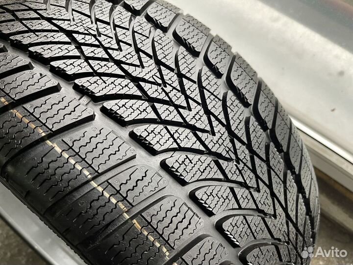 Dunlop SP Winter Sport 4D 275/30 R21