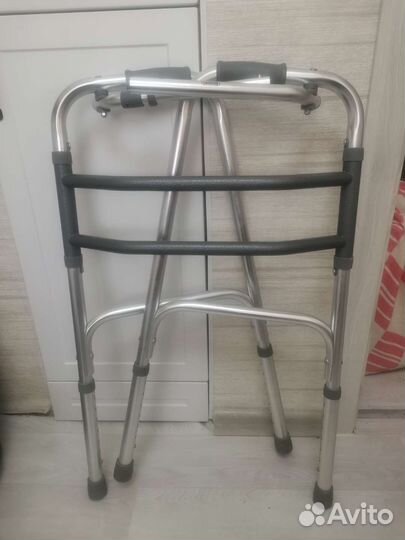 Ходунки для взрослых шагающие