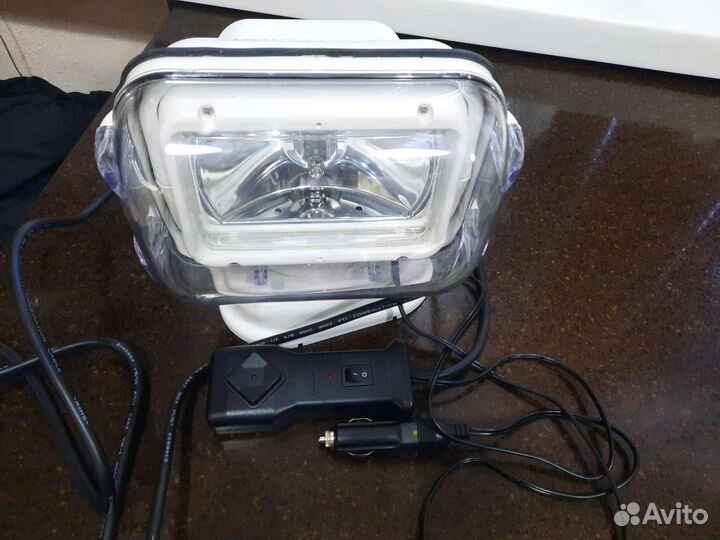 Прожектор на катер