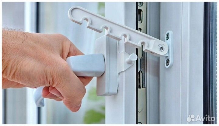 Оконный ограничитель коричневый