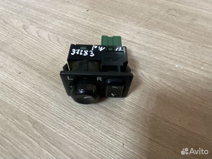 Блок управления зеркалами Nissan Avenir W11 с1998