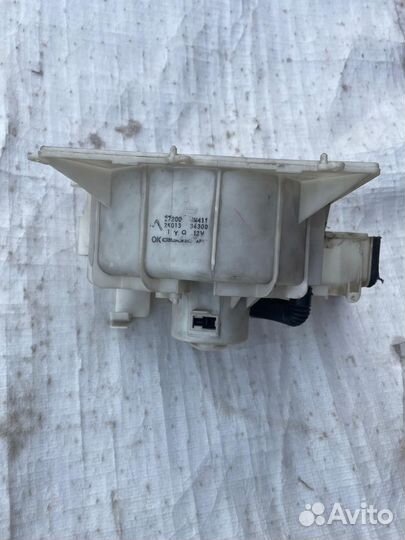 Моторчик печки на Nissan Avenir w11