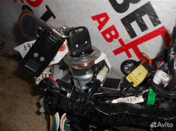 Замок зажигания Subaru Forester SH5 EJ205 2008