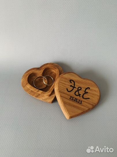 Коробочка для обручальных колец из дерева
