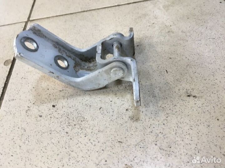 Петля двери передняя левая Kia Rio 3
