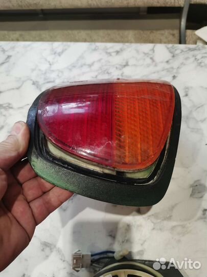 Стекло фонаря Ниссан Примера Р11
