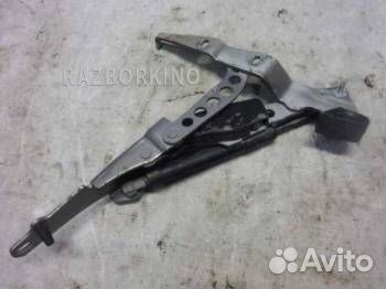 Петля багажника правая