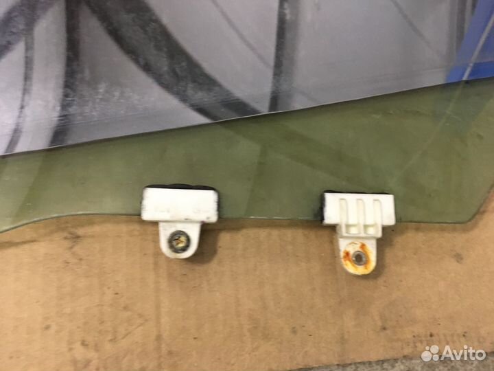 Стекло задней двери Nissan Maxima A33 (4602)