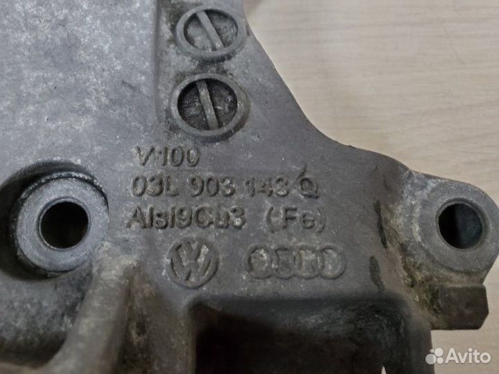 Кронштейн двигателя Audi Q3 8U 2013