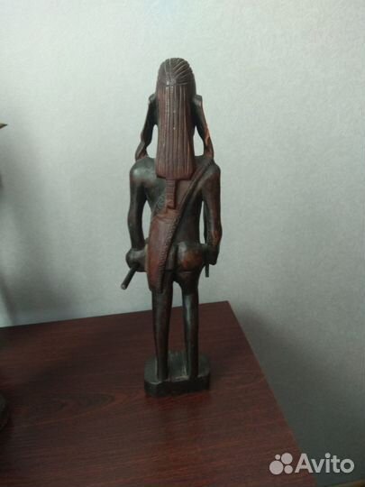 Статуэтка из дерева -африка