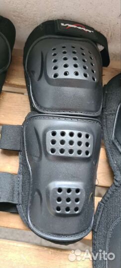 Защита коленей и локтей