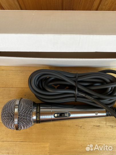 Микрофон для караоке LG проводной новый