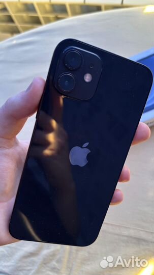 iPhone 12, 64 ГБ