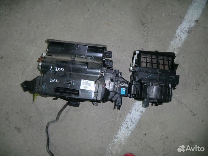 Корпус отопителя печки Mitsubishi L200 2014г