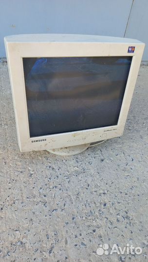 Монитор Samsung