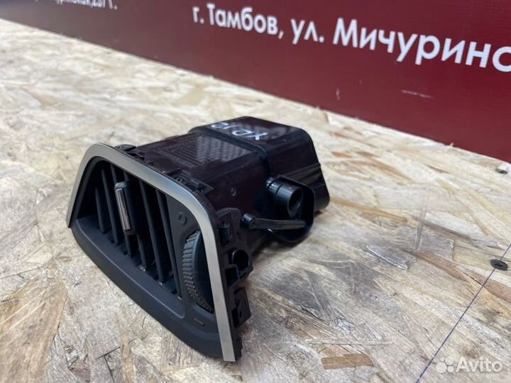 Воздушный дефлектор салона левый LADA X-Ray