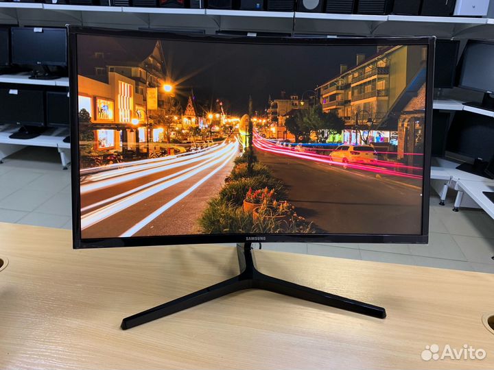 Новый изогнутый Монитор Samsung 27