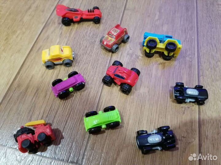 Мягкие игрушки, пирамида, машинки, муз. азбука