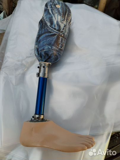 Протез для правой ноги