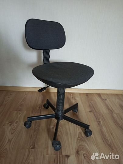 Офисное кресло