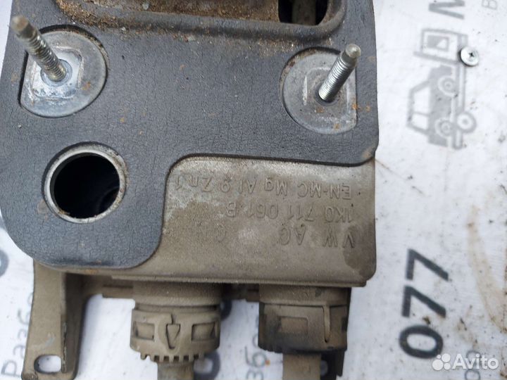 Кулиса МКПП Volkswagen Jetta 5 2005-2011