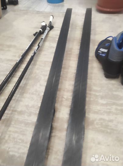 Комплект лыж с ботинками