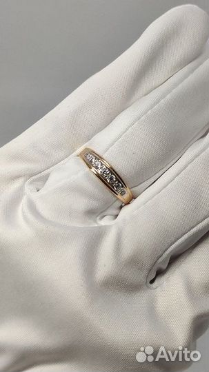 Золотое кольцо с фианитом 17р