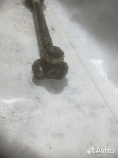 Привод (полуось) левый