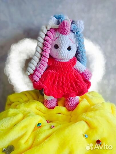 Единорожка-модница из плюшей пряжи