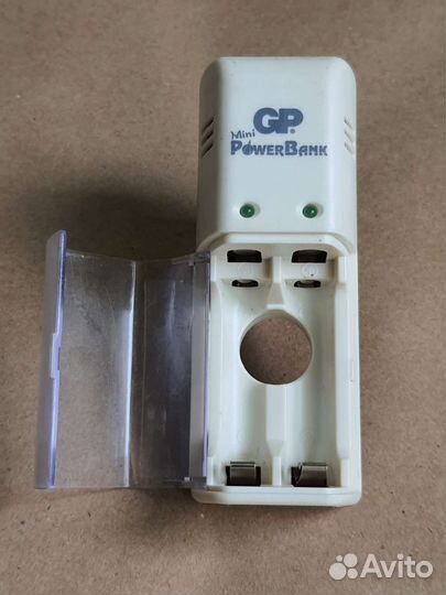 Зарядное устройство GP для аккумуляторов аа и ааа