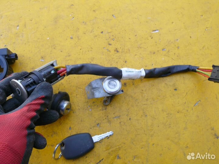 Комплект эбу+вставки замков Renault Logan 2013г