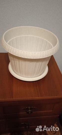 Горшок для цветов большой