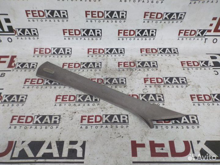 Накладка стойки лобового стекла передняя левая