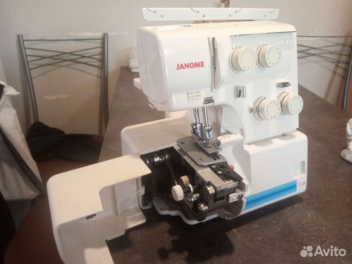 Швейная машина Janome бу