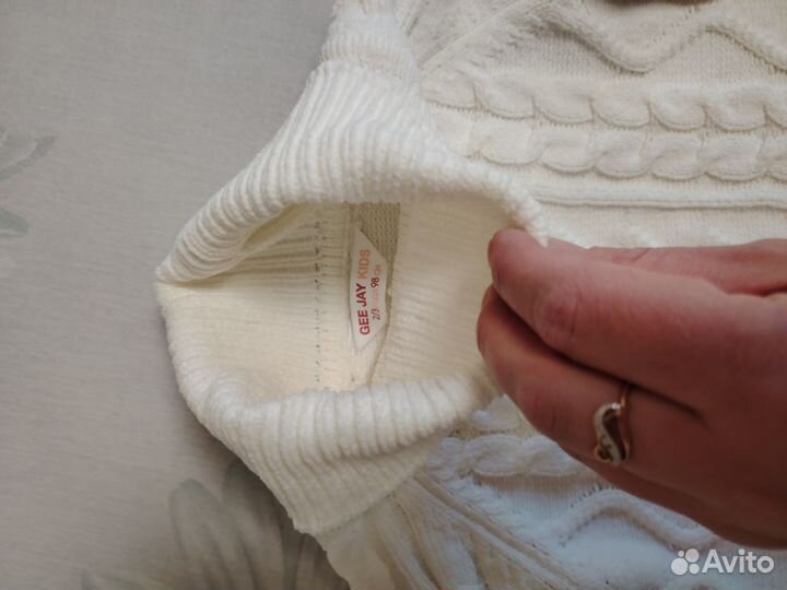 Свитер на девочку 92-98