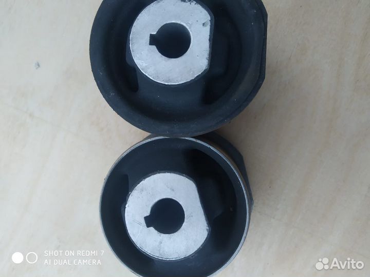 Сайлентблоки переднего моста jeep grand cherokee w