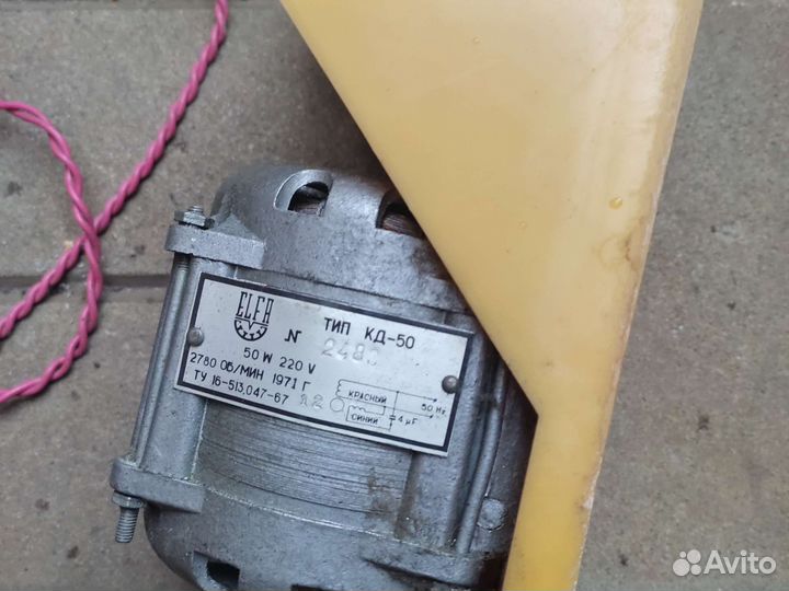 Электродвигатель и блок питания СССР