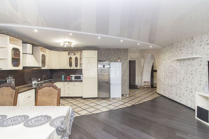 2-к. квартира, 125,2 м², 3/10 эт.