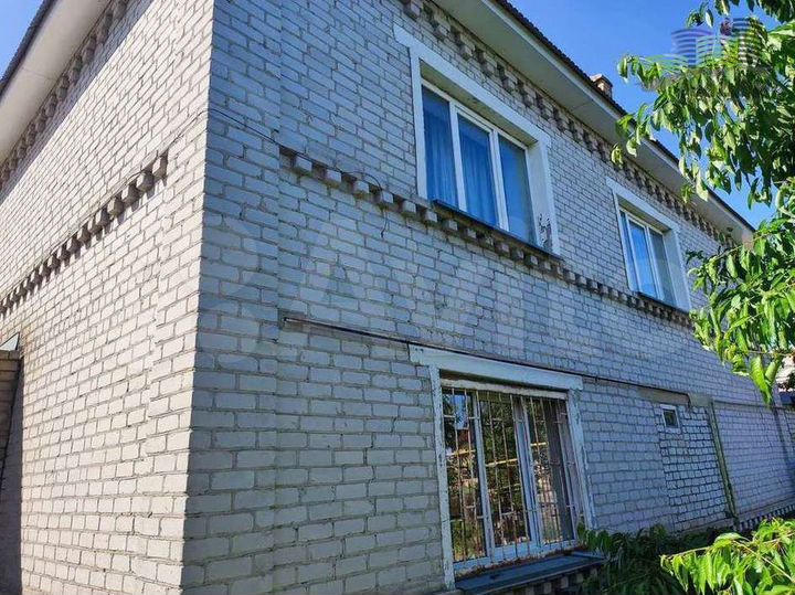 Коттедж 178 м² на участке 6 сот.