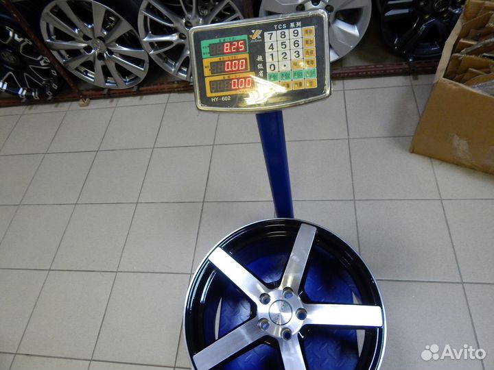 Всего 1шт Vossen cv3 R17 J8 ET30 5*100 5109