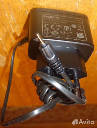 Блок питания к телефону